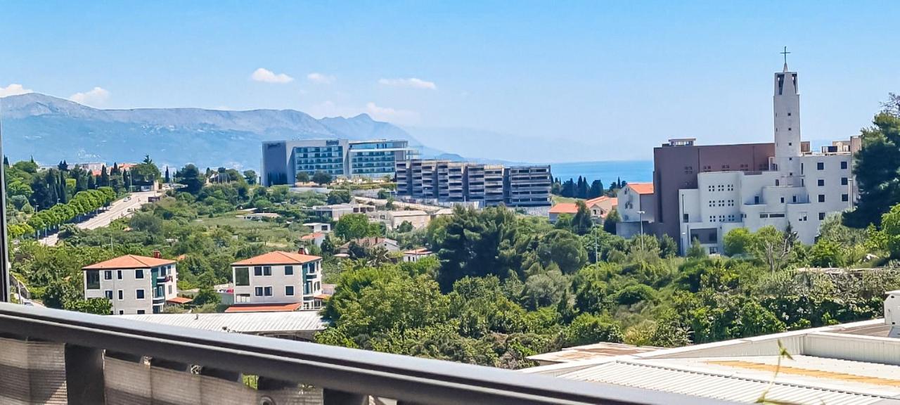 Apartment Azure *Close To The Beach Split Extérieur photo